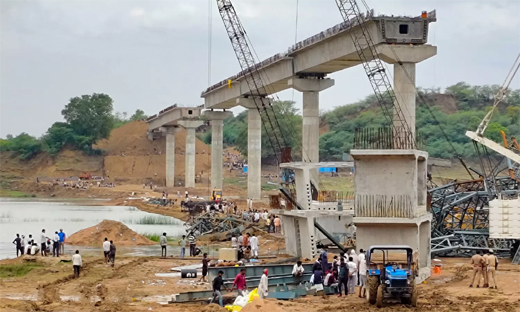 Headline Bridge collapse